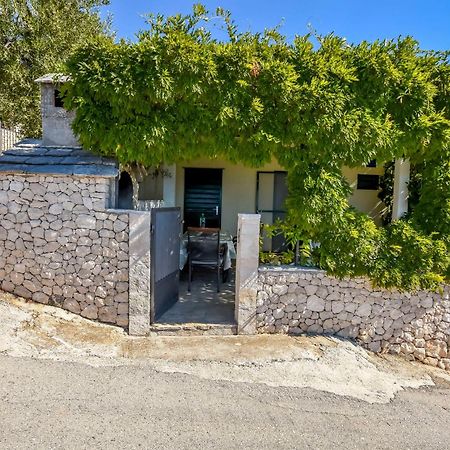 Holiday Home Marija - Beautiful Location Close To The Sea Севид Экстерьер фото